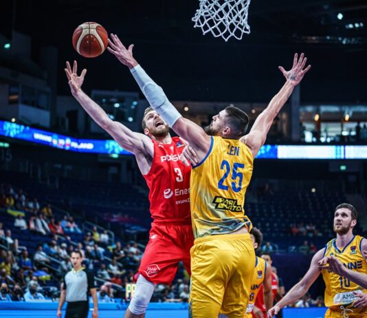 EuroBasket dzień 11: Polska wygrała z Ukrainą i zagra w ćwierćfinale! 43 punkty Markkanena, Serbia odpada!
