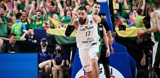 EuroBasket: Litwini niezadowoleni i protestują. Sędziowie popełnili błąd