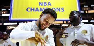 NBA: Golden State Warriors odebrali mistrzowskie pierścienie. Zobacz ceremonię