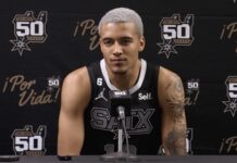 NBA: Sochan pracuje nad rzutem. Ma do tego specjalną maszynę