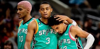 Wyniki NBA: Świetny Sochan, a Spurs lepsi od Bucks! 40 punktów Curry’ego, piąta z rzędu porażka Lakers, Magic wygrali z Suns