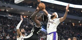 Wyniki NBA: Wielki pojedynek Davisa z Giannisem, Lakers lepsi od Bucks! Szalona końcówka Celtics i Heat, 41 punktów Bookera