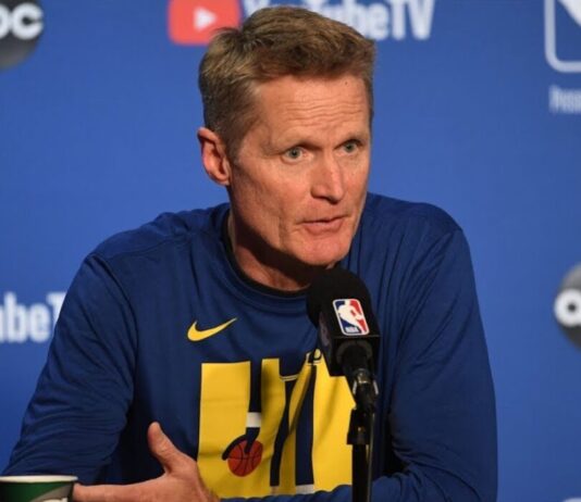 NBA: Tak powinni zachowywać się rezerwowi! Steve Kerr wbija szpilkę w swoich zawodników?