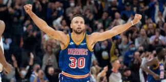 NBA: Stephen Curry kolejny raz przechodzi do historii Warriors