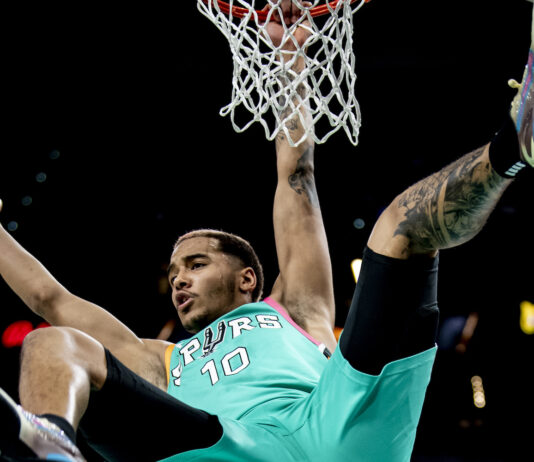 NBA: Wsad Jeremiego Sochana w zestawieniu TOP10 najlepszych dunków całego sezonu!