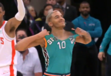 NBA: Sochan z frustracji aż rozdarł koszulkę. Gregg Popovich nie mógł ukryć podziwu