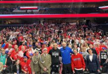 Wyniki NBA: Polska noc w NBA za nami! 46 punktów Embiida nie starczyło na Warriors, Kings lepsi od Suns w hicie, blamaż Mavericks