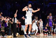 Wyniki NBA: Uraz Sochana, game-winnery Klebera i Smitha Jr-a. 49 punktów DeRozana, 41 Lillarda!