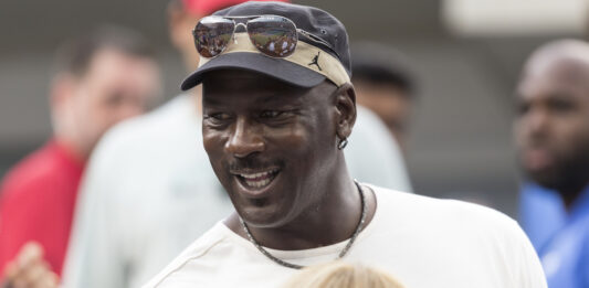 NBA: Michael Jordan sprzedaje Charlotte Hornets!