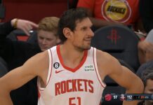 NBA: Ulubieniec kibiców zostaje w lidze. Podpisał kontrakt na kolejny sezon