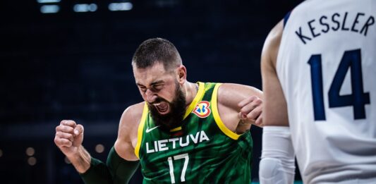 Wyniki MŚ: Poznaliśmy ćwierćfinalistów! Sensacyjna porażka Amerykanów. Hiszpania odpada, Łotwa awansuje z grupy śmierci