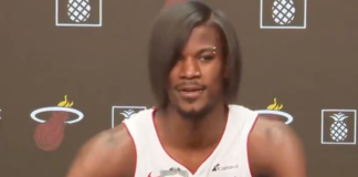 NBA: Jimmy Butler wszedł na podest i zaskoczył. Tak się wytłumaczył