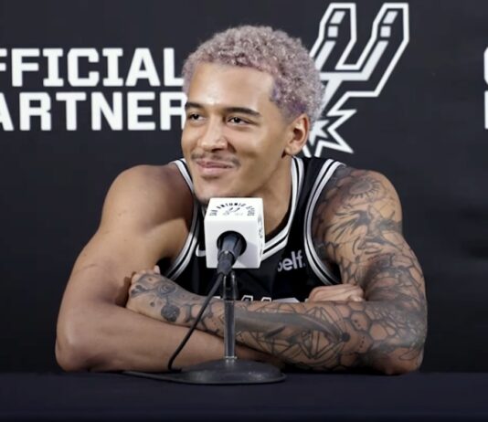 NBA: Sochan gotowy na bycie rozgrywającym. Popovich już chwali Polaka