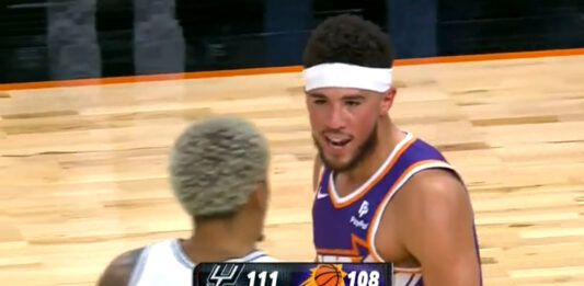 NBA: Sochan zaszedł za skórę Bookerowi. Ten nie wytrzymał