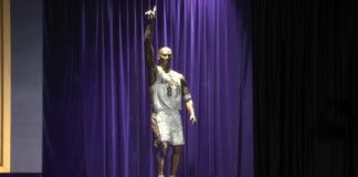 NBA: Lakers odsłonili pomnik Kobego! Bryant wybrał go osobiście