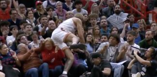 NBA: Sochan wpadł w kibiców i zjadł popcorn. Będzie Shaqtin’ A Fool?