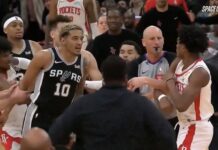 NBA: Przepychanka z udziałem Sochana. Faul niesportowy i techniczny dla Polaka (WIDEO)