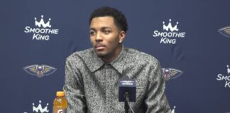 NBA: Jego matka przejęła konferencję prasową. Nie chciał odpowiadać