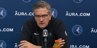 NBA: Trener Wolves czeka na operację. Czy wróci na ławkę?