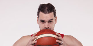 NBA: Były gracz Magic i Knicks dominuje w Europie. Będzie wielki powrót do NBA?