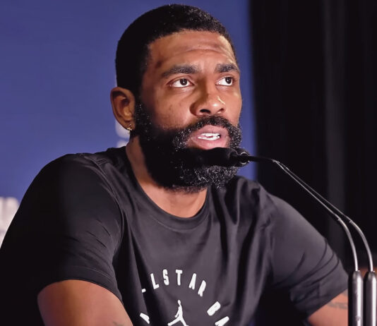 NBA: Irving trenuje z Flaggiem. Czy wróci do gry w koszulce Mavs?