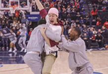 NBA: Ale wygrał! Niesamowity rzut z połowy!