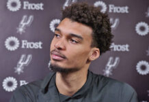 NBA: Wembanyama przerwał milczenie. Spurs odetchnęli