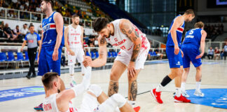 Polacy z trudem pokonują Islandię w Trydencie