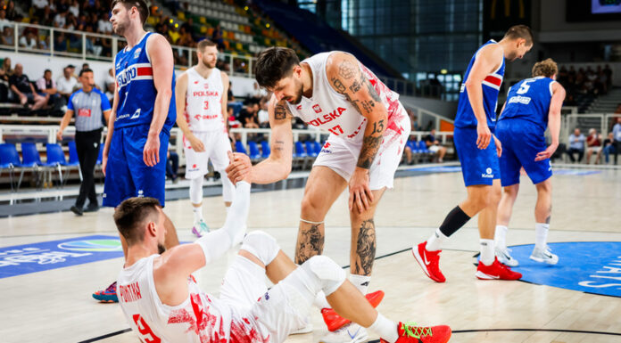 Polacy z trudem pokonują Islandię w Trydencie