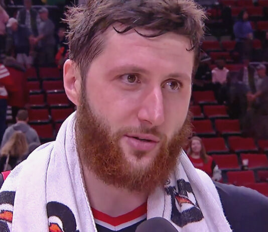 NBA: Przyjechał na kadrę zapuszczony. Ledwo biega