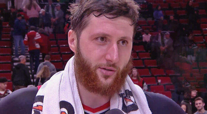 NBA: Przyjechał na kadrę zapuszczony. Ledwo biega