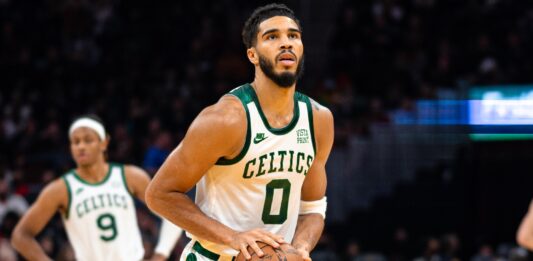 Wyniki NBA: Powrót Tatuma po 10 miesiącach! Herro zatrzymał Hornets, a Knicks rozbili Denver!