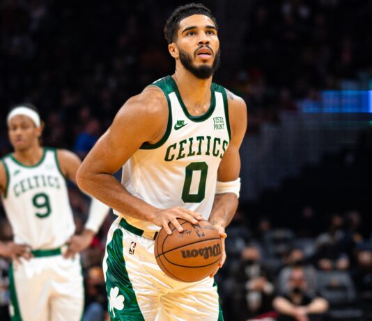 Wyniki NBA: Tatum załatwił Knicks! Heat i Spurs znów przegrywają!
