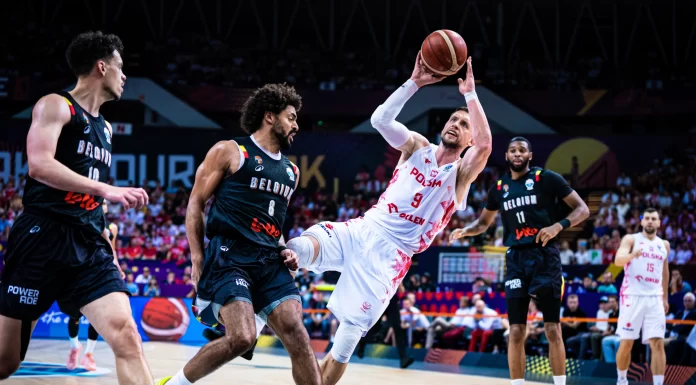 EuroBasket: Polacy przegrywają na pożegnanie Spodka, ale grają dalej!