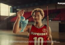 Muzyka, fryzury i rybki? Jeremy Sochan w nowym spocie reklamowym