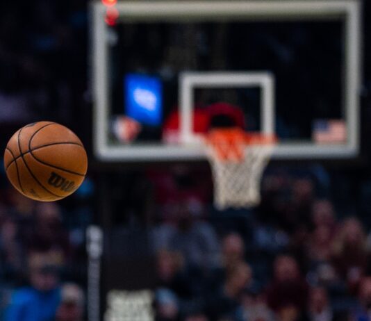 NBA: 11 meczów NBA w polskich kanałach telewizyjnych w grudniu. Mamy rozpiskę!