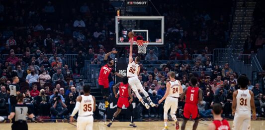 NBA: Oni blokują transfery w NBA. Czy warto mieć Giannisa w składzie? Duże zmiany w NBA