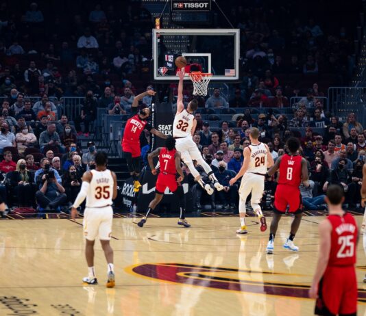 NBA: Oni blokują transfery w NBA. Czy warto mieć Giannisa w składzie? Duże zmiany w NBA