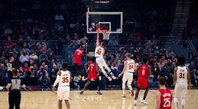 NBA: Oni blokują transfery w NBA. Czy warto mieć Giannisa w składzie? Duże zmiany w NBA