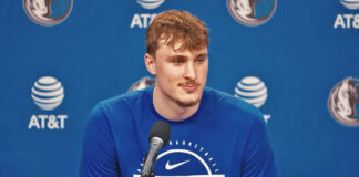 NBA: Trudny początek Flagga. Już pojawiła się krytyka