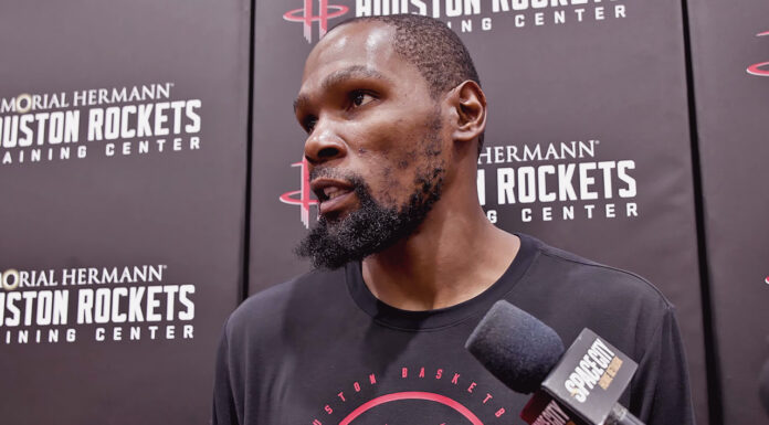 NBA: Durant znów się tłumaczy. To on zamienił Warriors w zwycięzców? Kevin Durant – skrzydłowy Houston Rockets