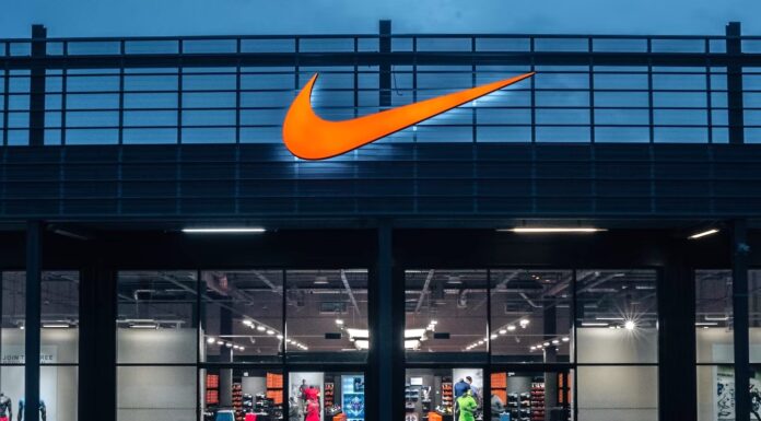 Tylko do piątku! Duża wyprzedaż w oficjalnym sklepie NIKE!