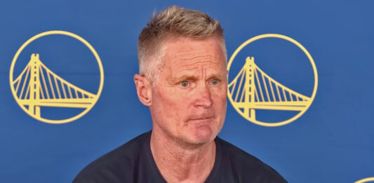NBA: Kerr twierdzi, że to on jest problemem Warriors