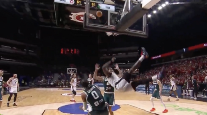 NBA: Poważne zderzenie i straszny upadek. Pechowy dzień (WIDEO)