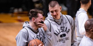 NBA: Gra o 280 milionów. Dlaczego Nikola Jokić każe Denver czekać?