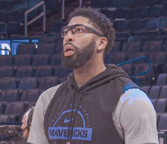 NBA: Davis i Reaves kończą święta z kontuzjami