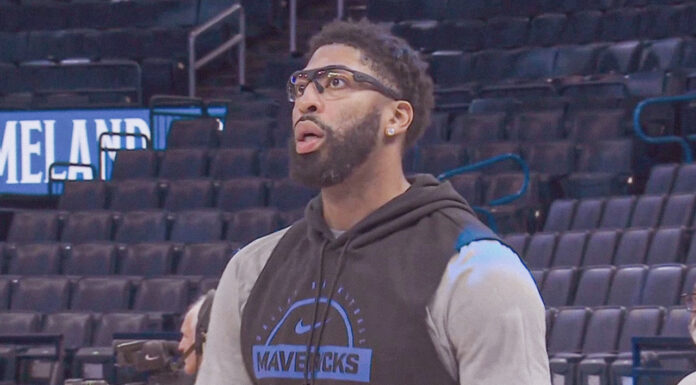 NBA: Davis i Reaves kończą święta z kontuzjami