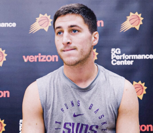 NBA: Nikt go nie chciał w drafcie. Teraz gra w pierwszej piątce!