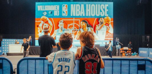 NBA podała dane, które mówią o popularności zawodników oraz klubów. Zaskoczenia i debiuty