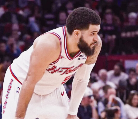 Wyniki NBA: Rockets dominują. Udany powrót VanVleeta i triple-double Senguna